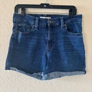 Levi’s mid length shorts Size 29